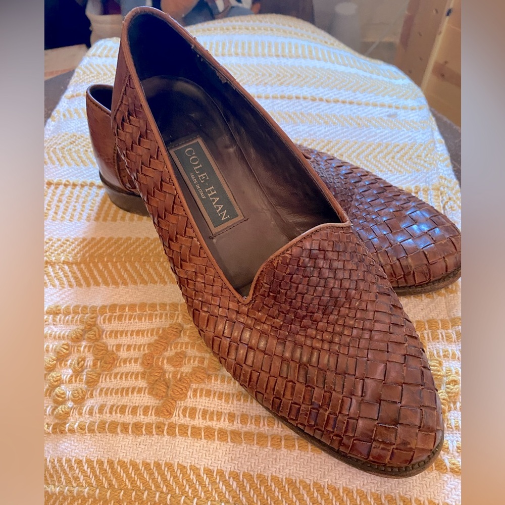Cole Haan Women’s woven leather slip on flat Sz 8
